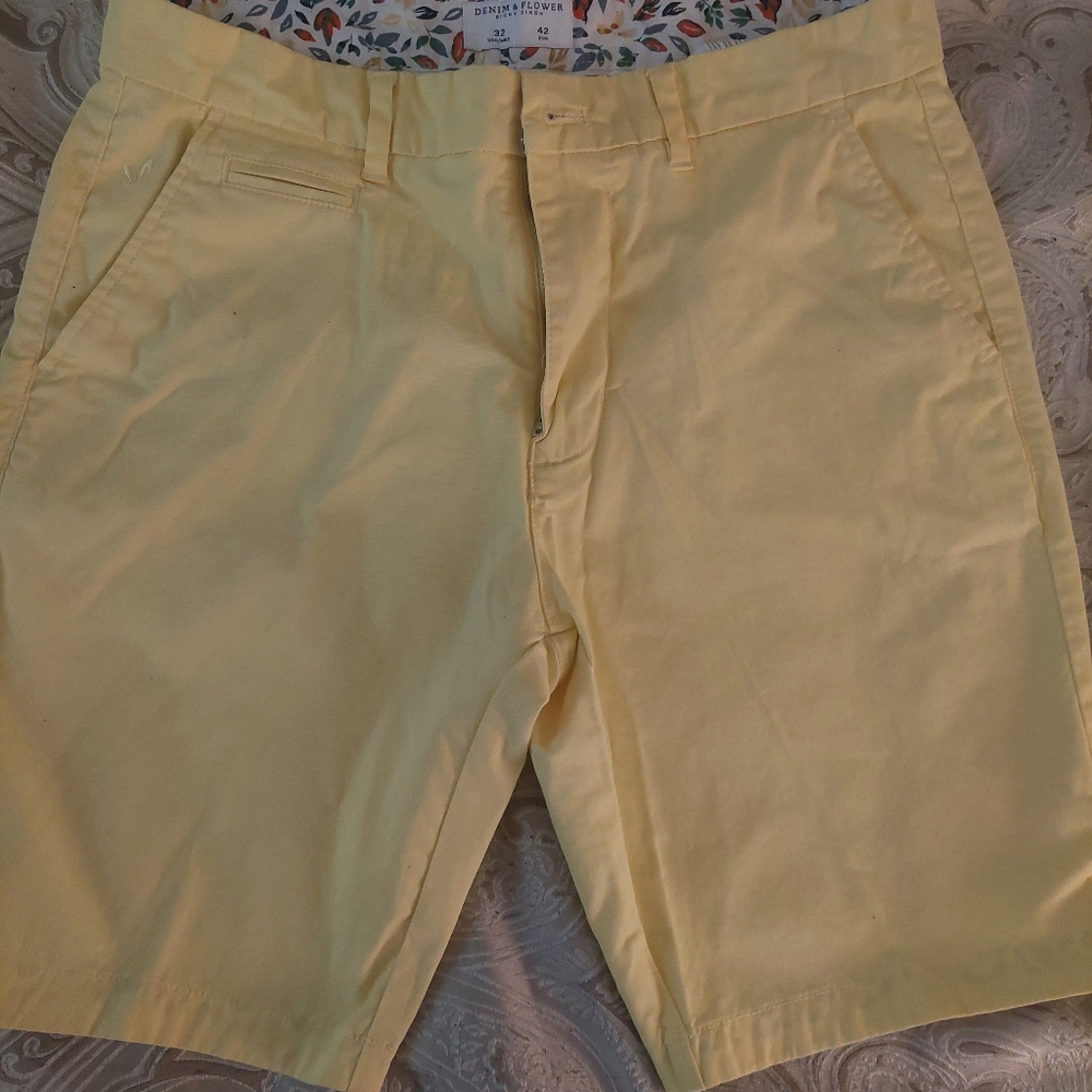 Denim & Flower Soft Yellow Men's Flat Front Shorts